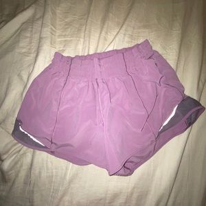size 8 hotty hot shorts // inseam 2.5